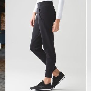 Lululemon Embrace the Space Pant Black size 2